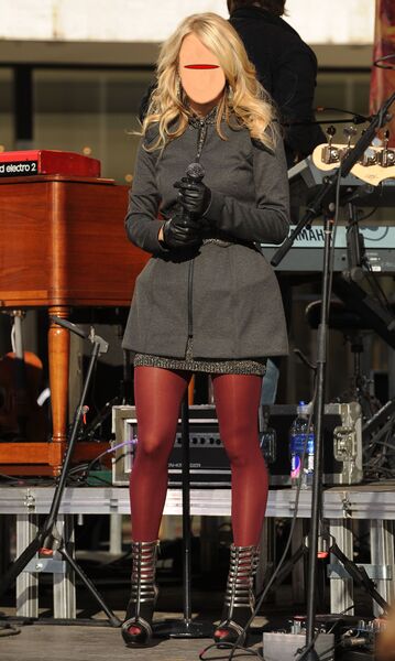 File:67703 Carrie Underwood 2009-11-03 - performs live on GMA i8210 122 461lo-D.jpg